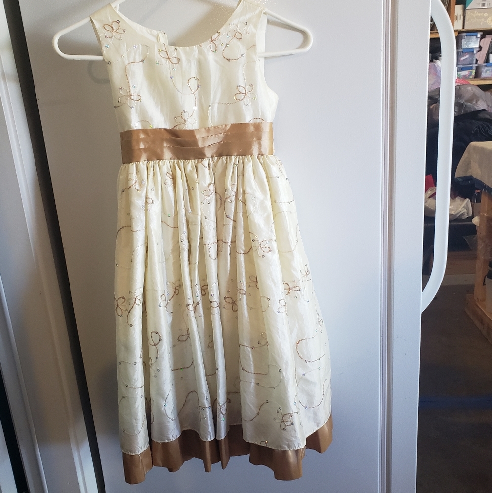 Girls dress